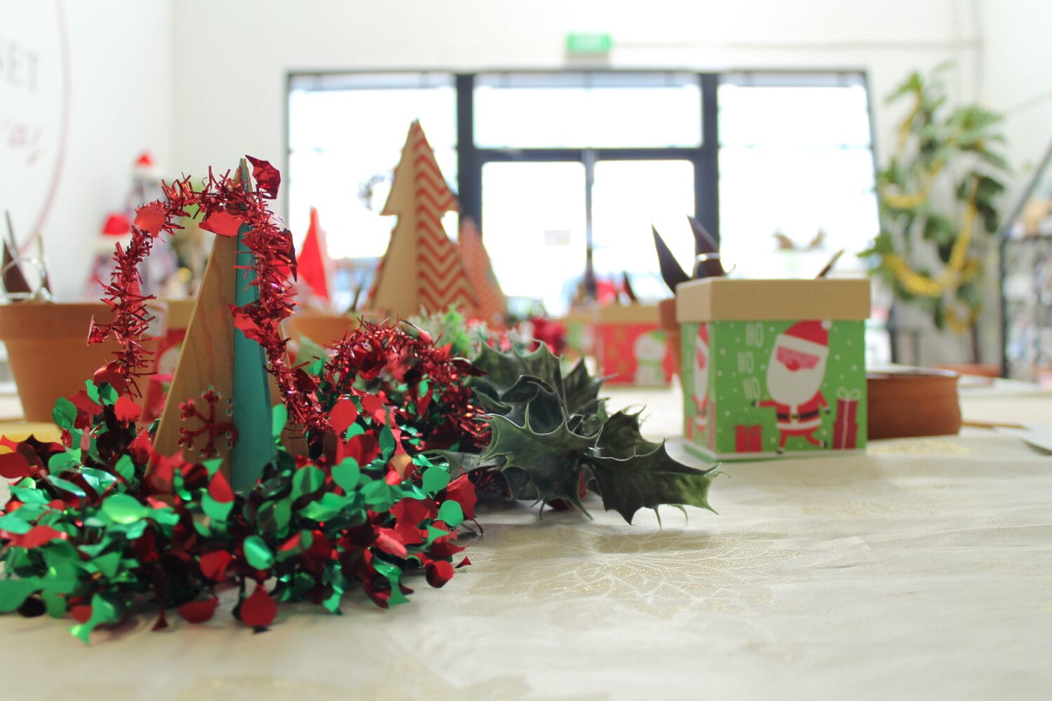 Christmas Class: Christmas Baubles Acrylic Painting